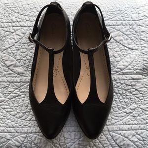 Clarks shoes. Like new.